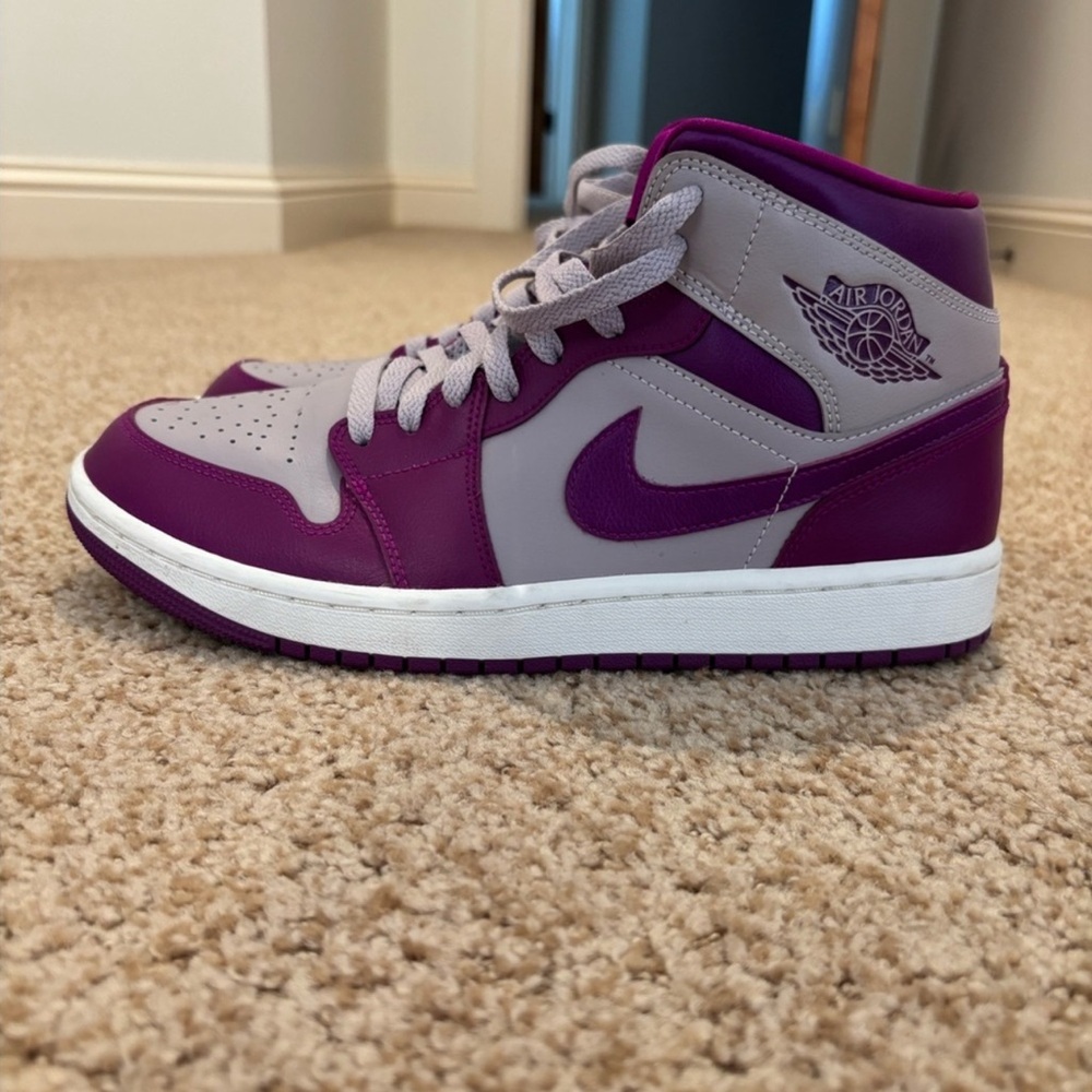 Nike Air Jordan Retro OG Purple and Gray Athletic shoes Sneakers Classic Style